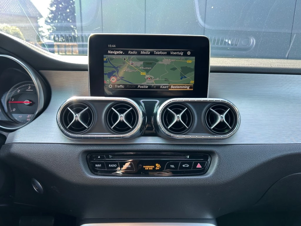 Hoofdafbeelding Mercedes-Benz X-Klasse