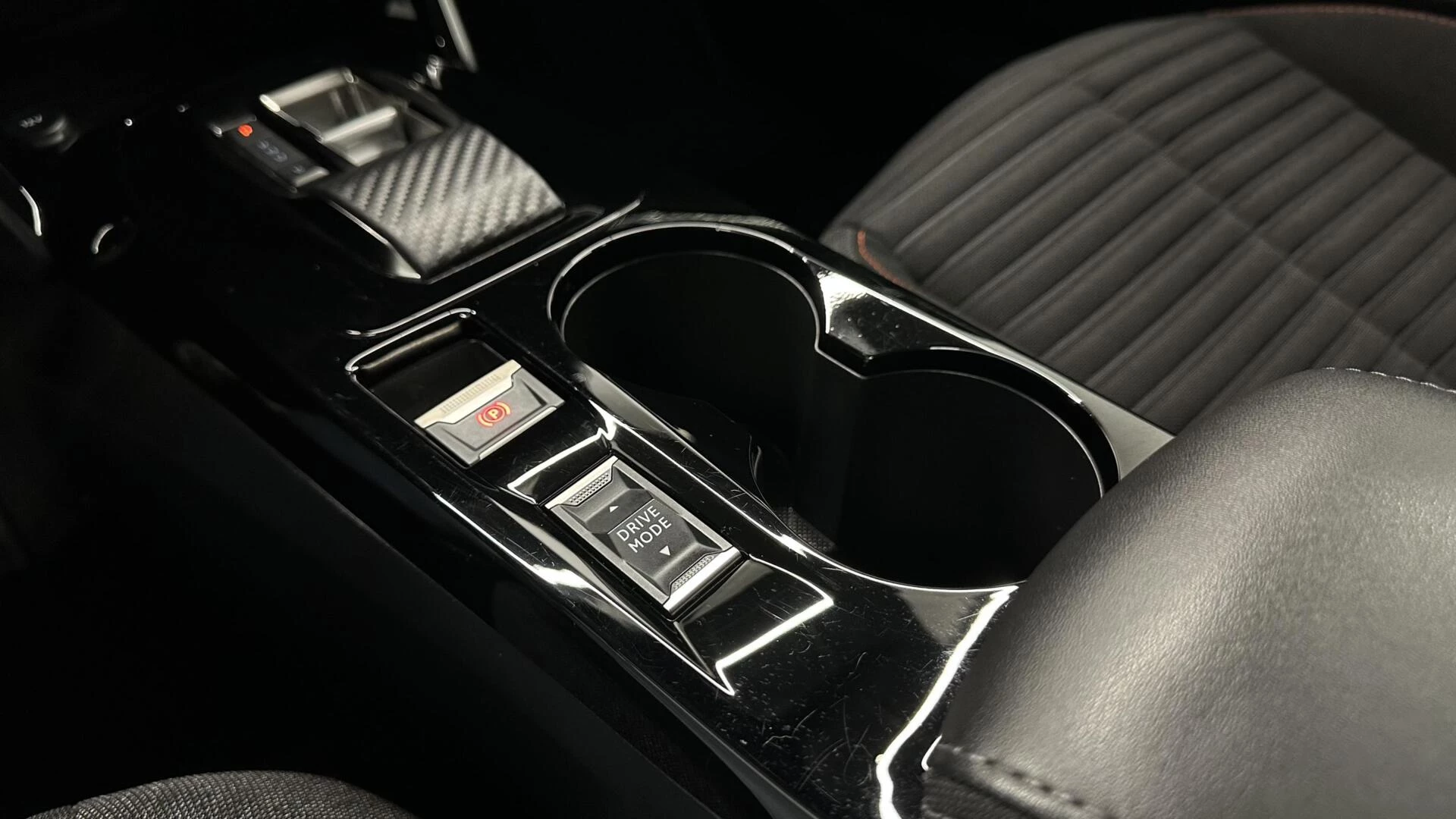 Hoofdafbeelding Peugeot e-208