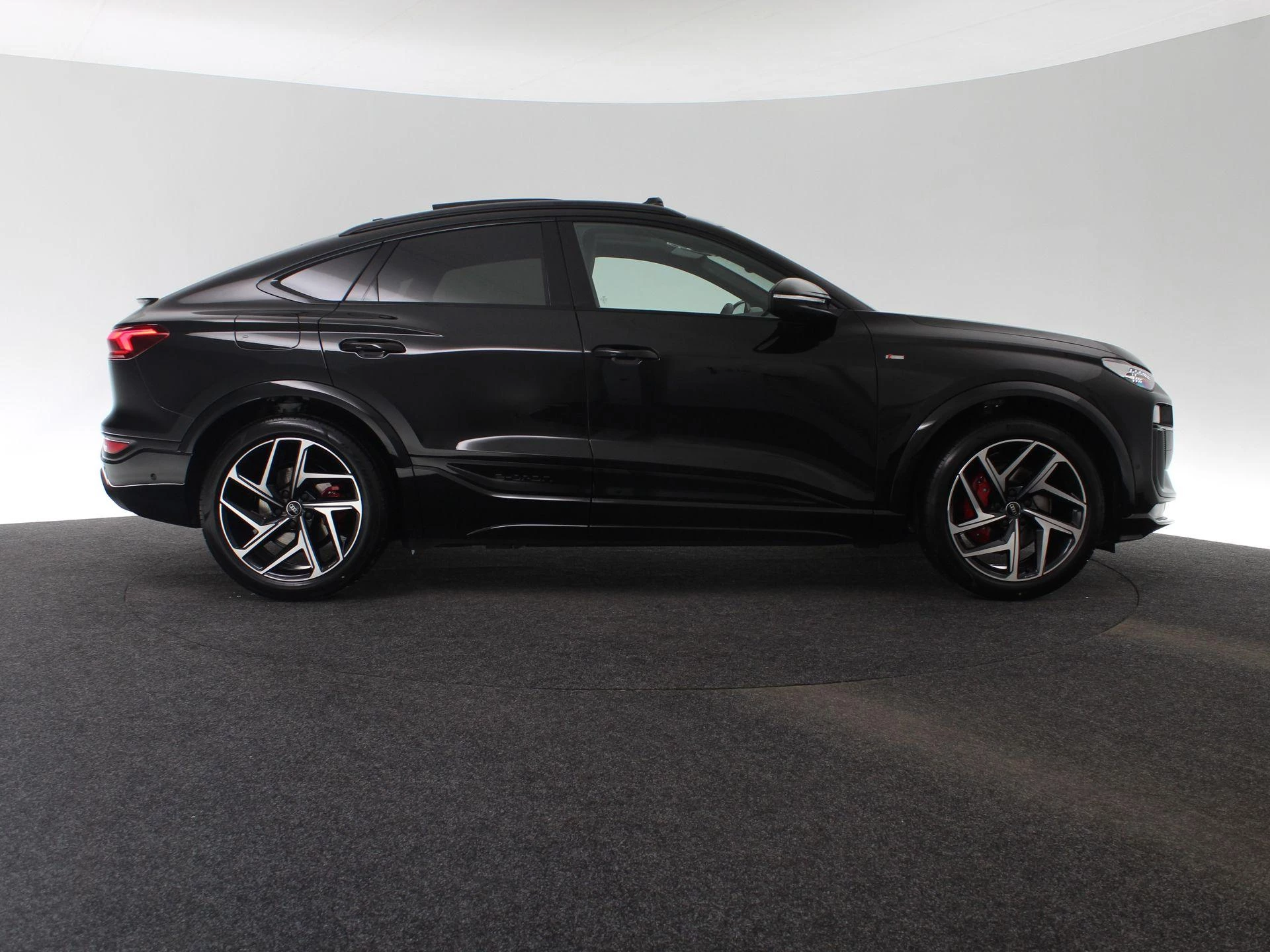 Hoofdafbeelding Audi Q6 e-tron
