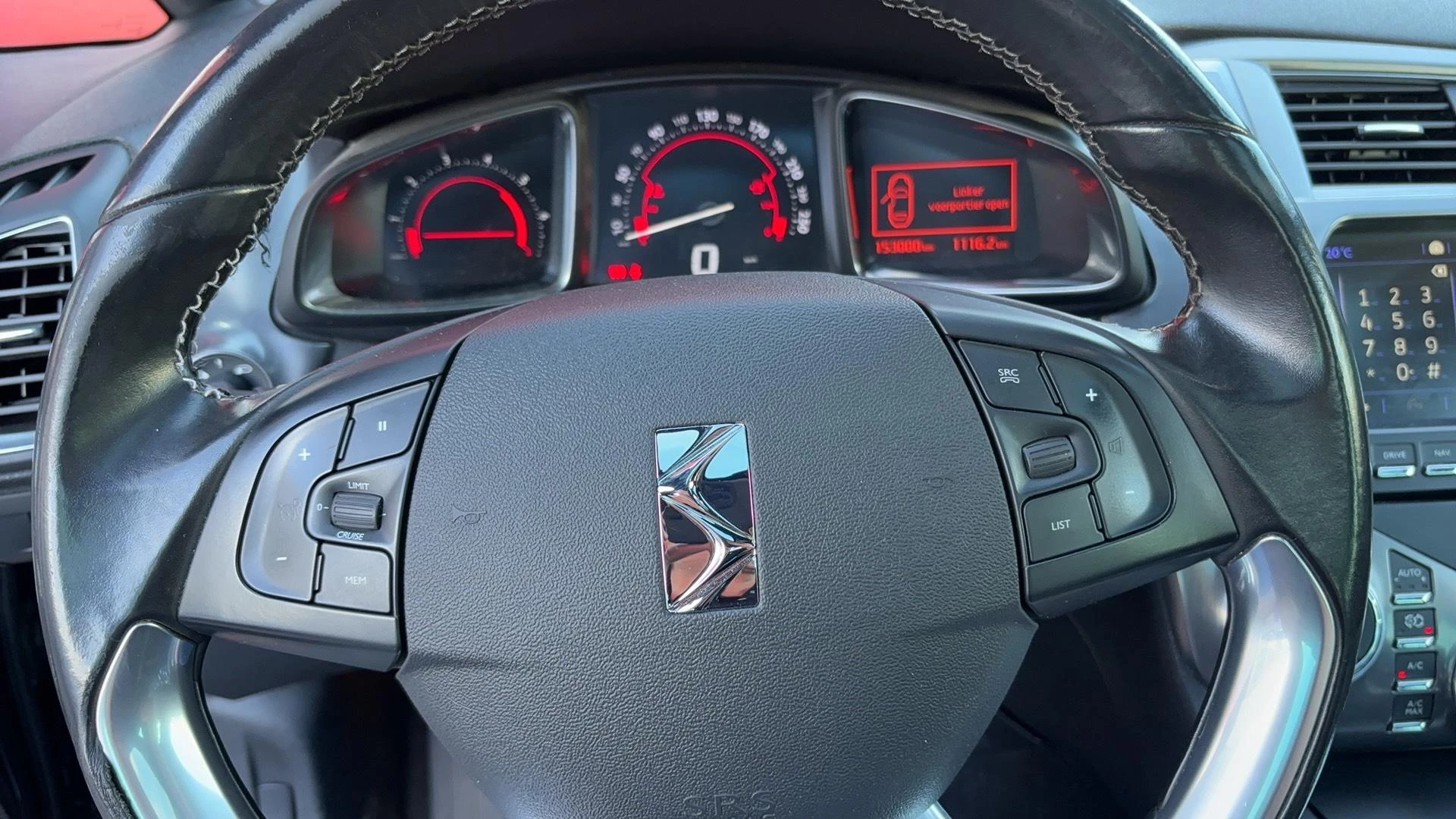 Hoofdafbeelding DS DS 5