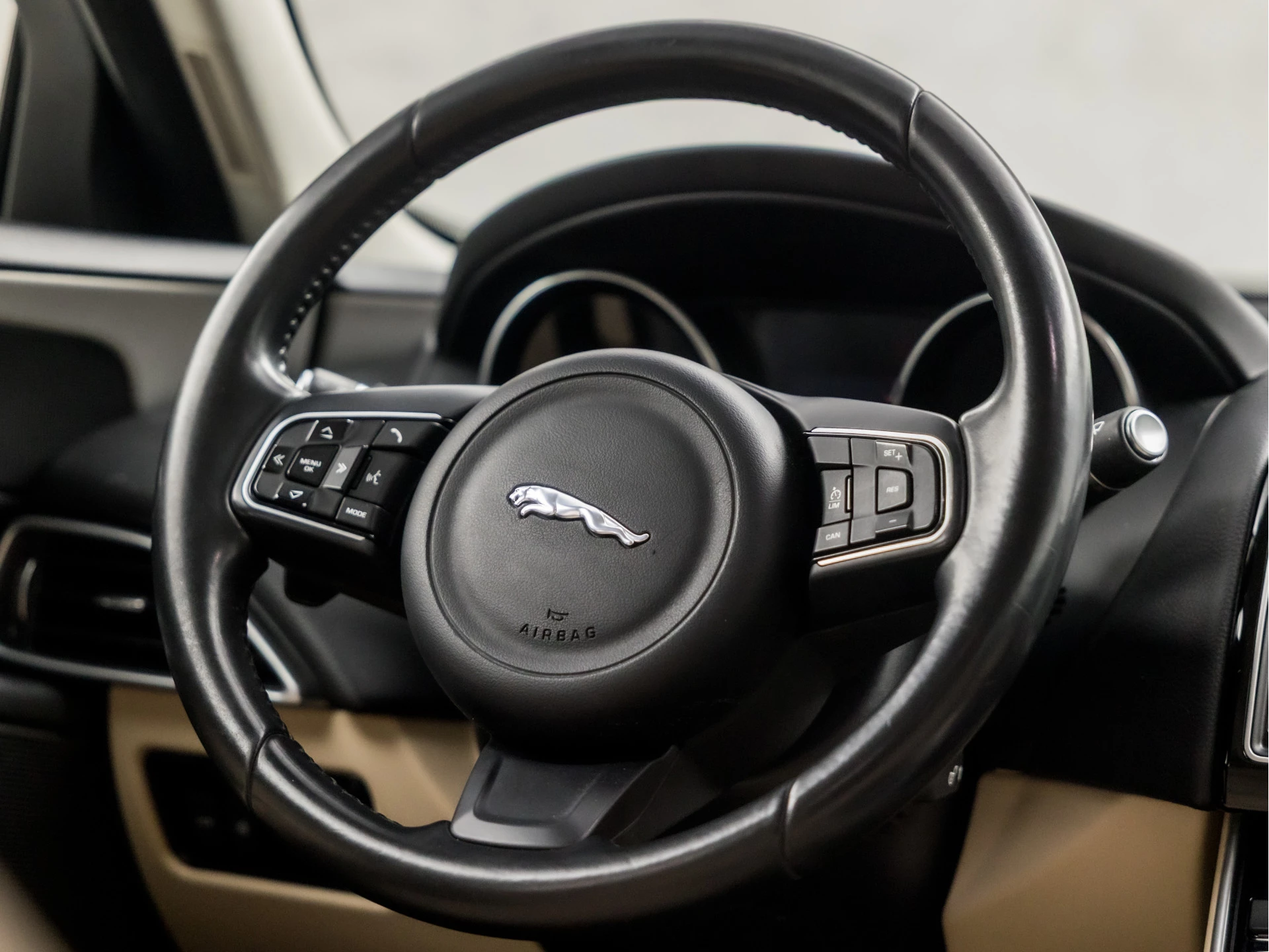 Hoofdafbeelding Jaguar XE