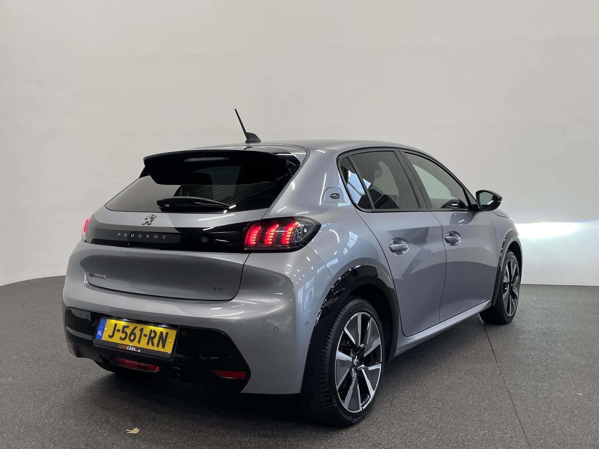 Hoofdafbeelding Peugeot e-208