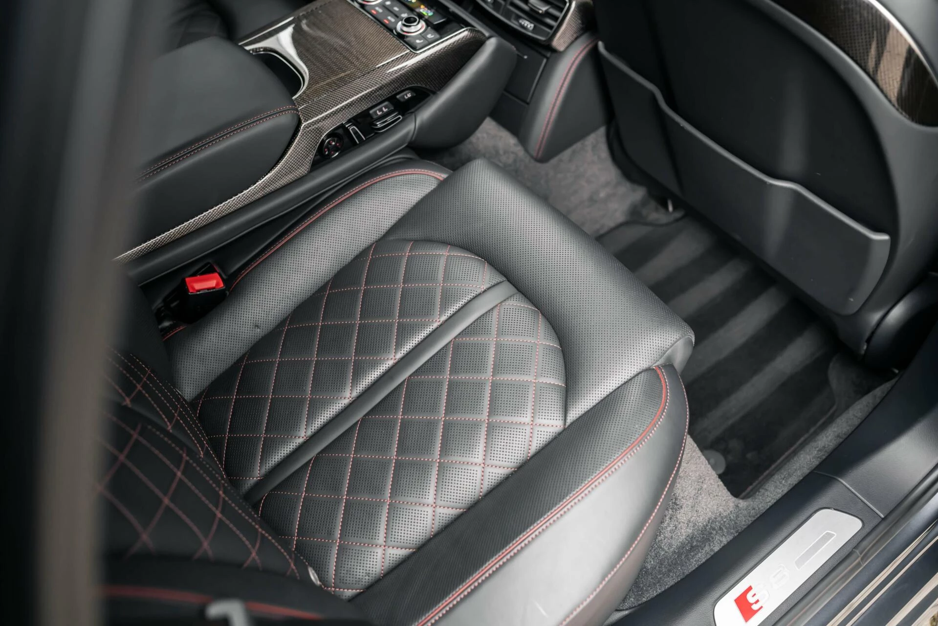 Hoofdafbeelding Audi S8