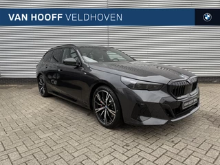 BMW 5 Serie Touring 520i M Sport Automaat / Panoramadak / Trekhaak / Bowers & Wilkins / Adaptieve LED / Parking Assistant Plus / Comfort Access / Stoelventilatie