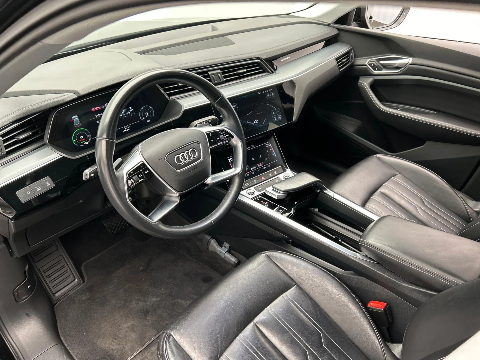 Hoofdafbeelding Audi e-tron