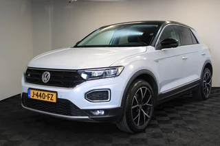 Hoofdafbeelding Volkswagen T-Roc Volkswagen T-Roc 1.5 TSI Sport | R-Line | Camera | Navi |