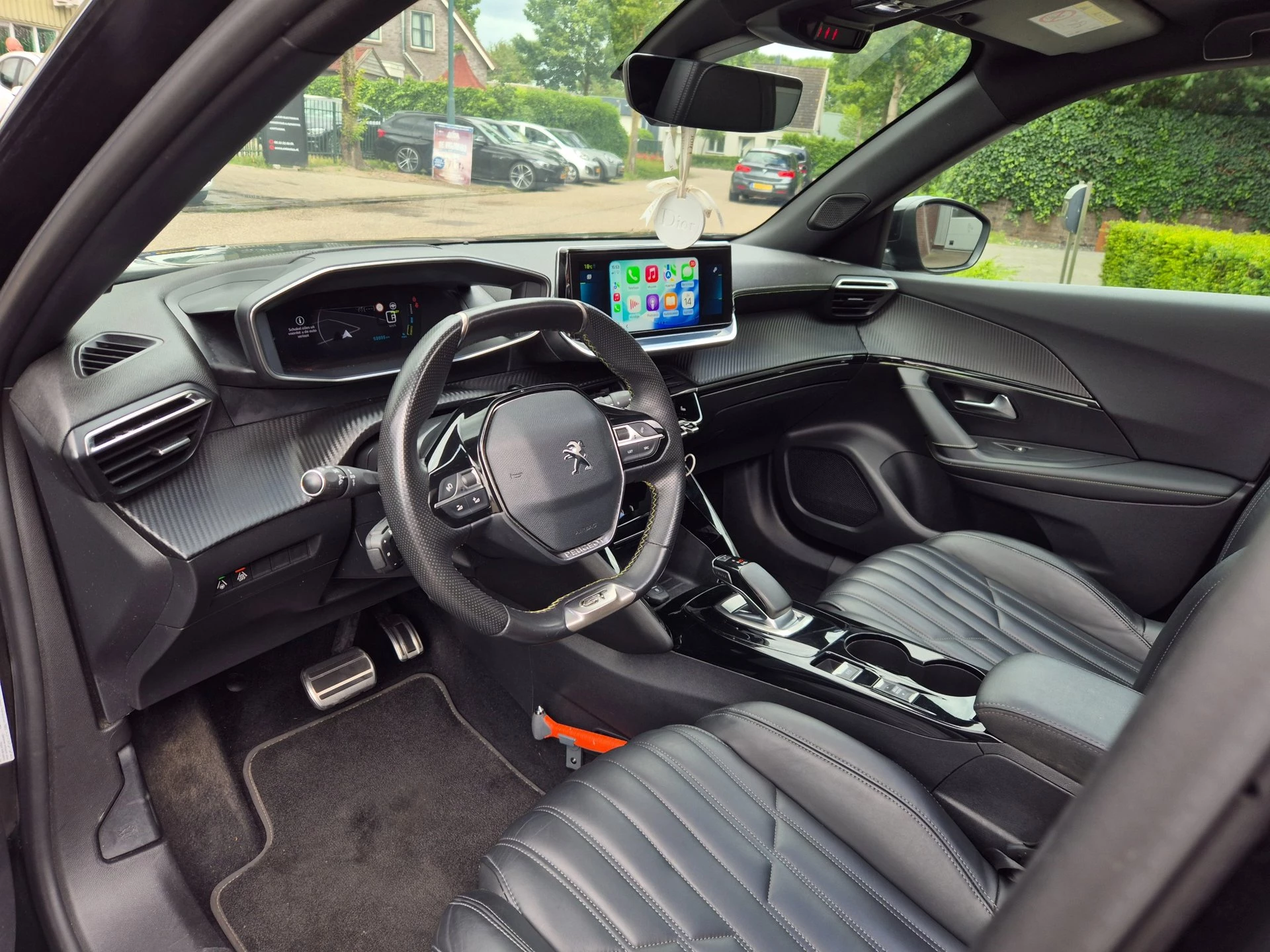 Hoofdafbeelding Peugeot e-2008