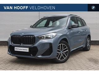 Hoofdafbeelding BMW iX1 BMW iX1 xDrive30 M Sport / Panoramadak / Trekhaak / Sportstoelen / Achteruitrijcamera /  M Adaptief onderstel / Comfort Access / Adaptieve LED / Widescreen Display