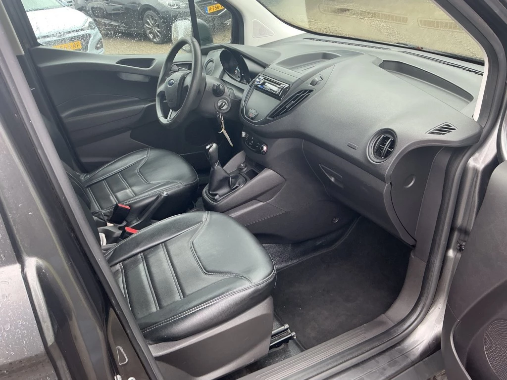 Hoofdafbeelding Ford Transit Courier