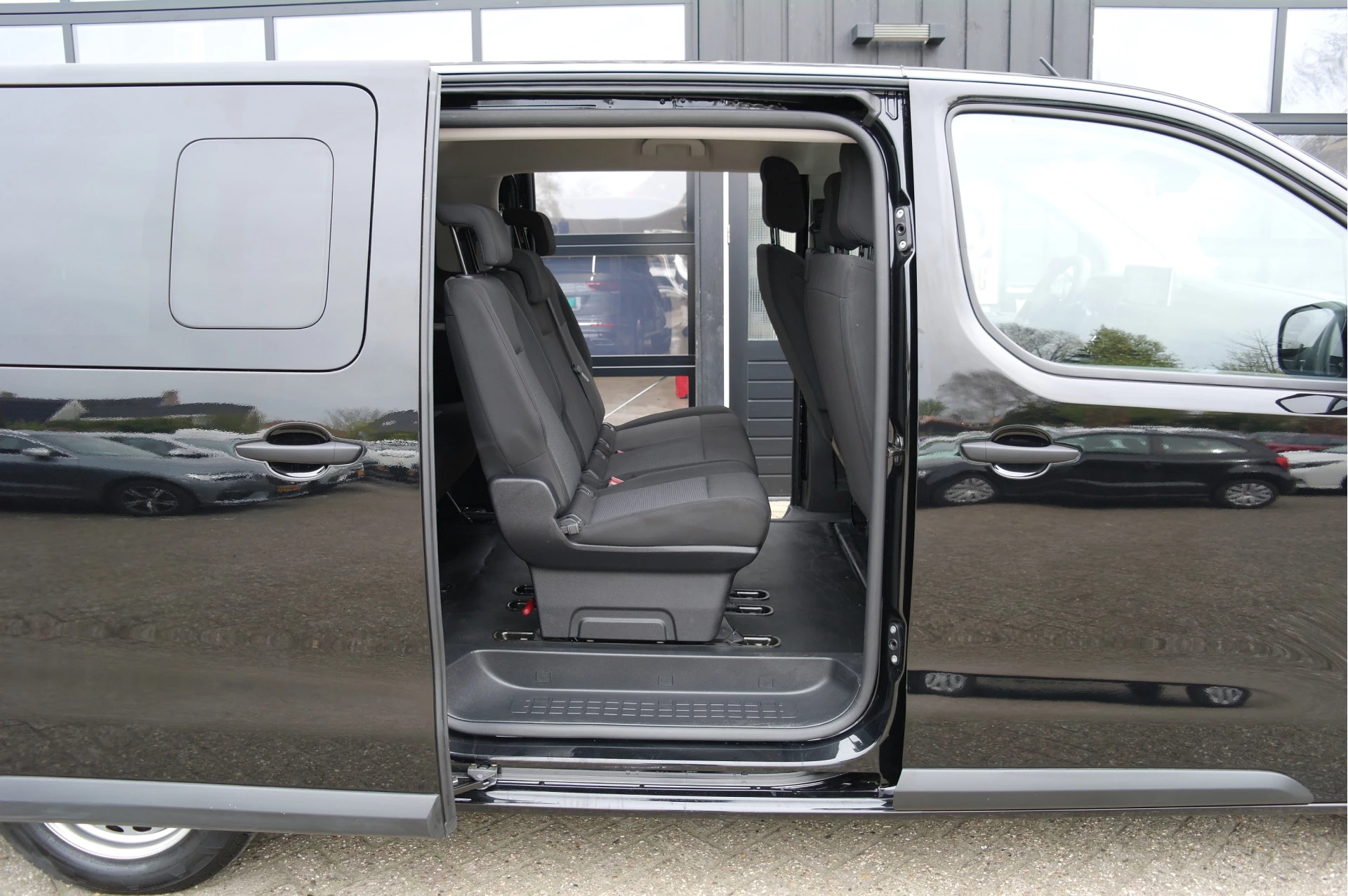 Hoofdafbeelding Peugeot e-Expert