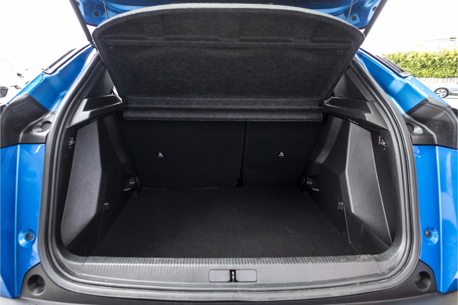 Hoofdafbeelding Peugeot e-2008