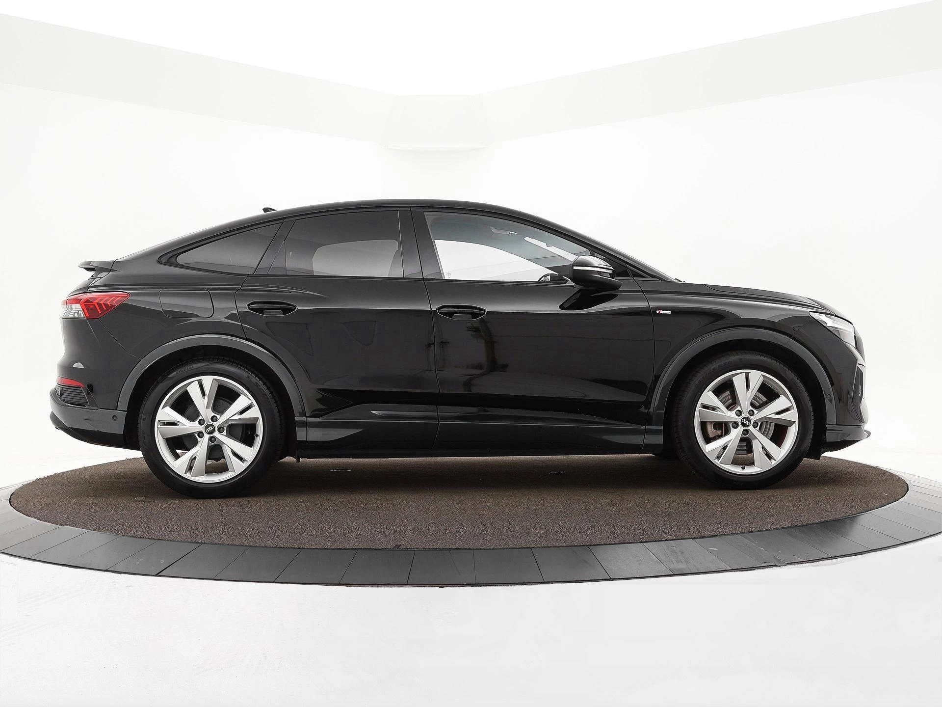 Hoofdafbeelding Audi Q4 Sportback e-tron