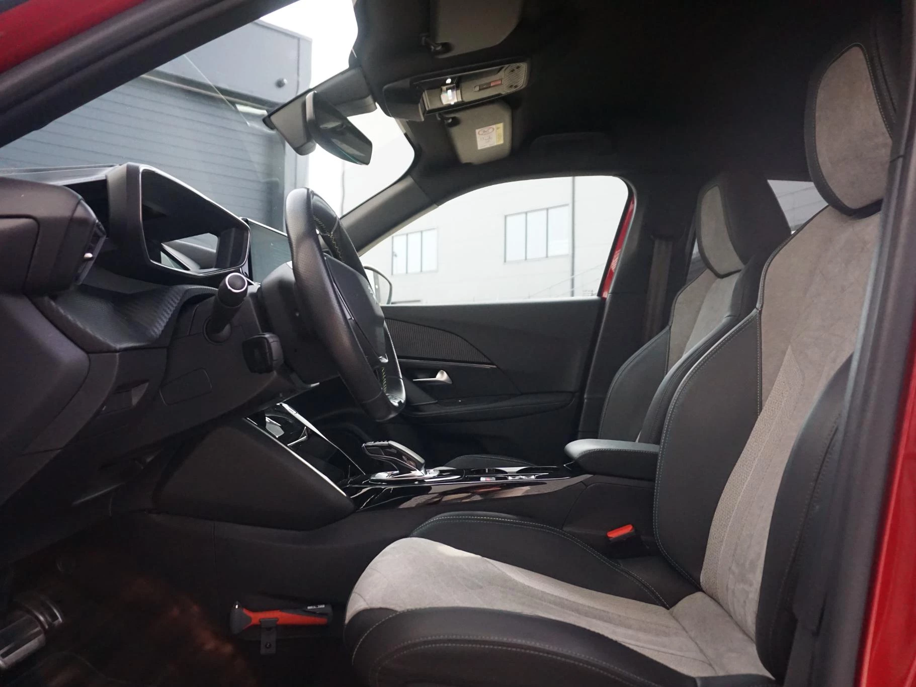 Hoofdafbeelding Peugeot e-2008