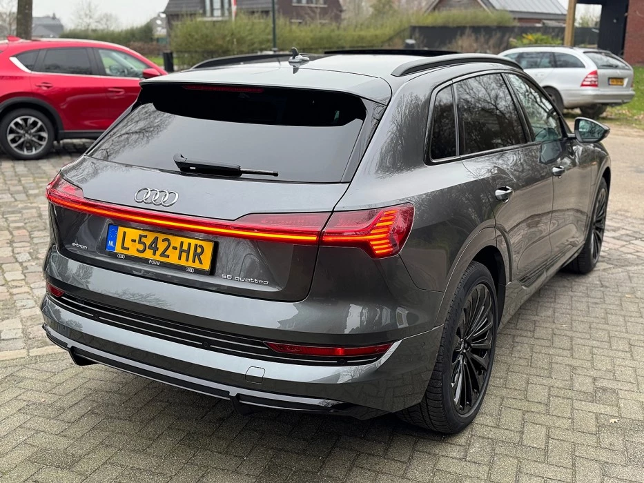 Hoofdafbeelding Audi e-tron