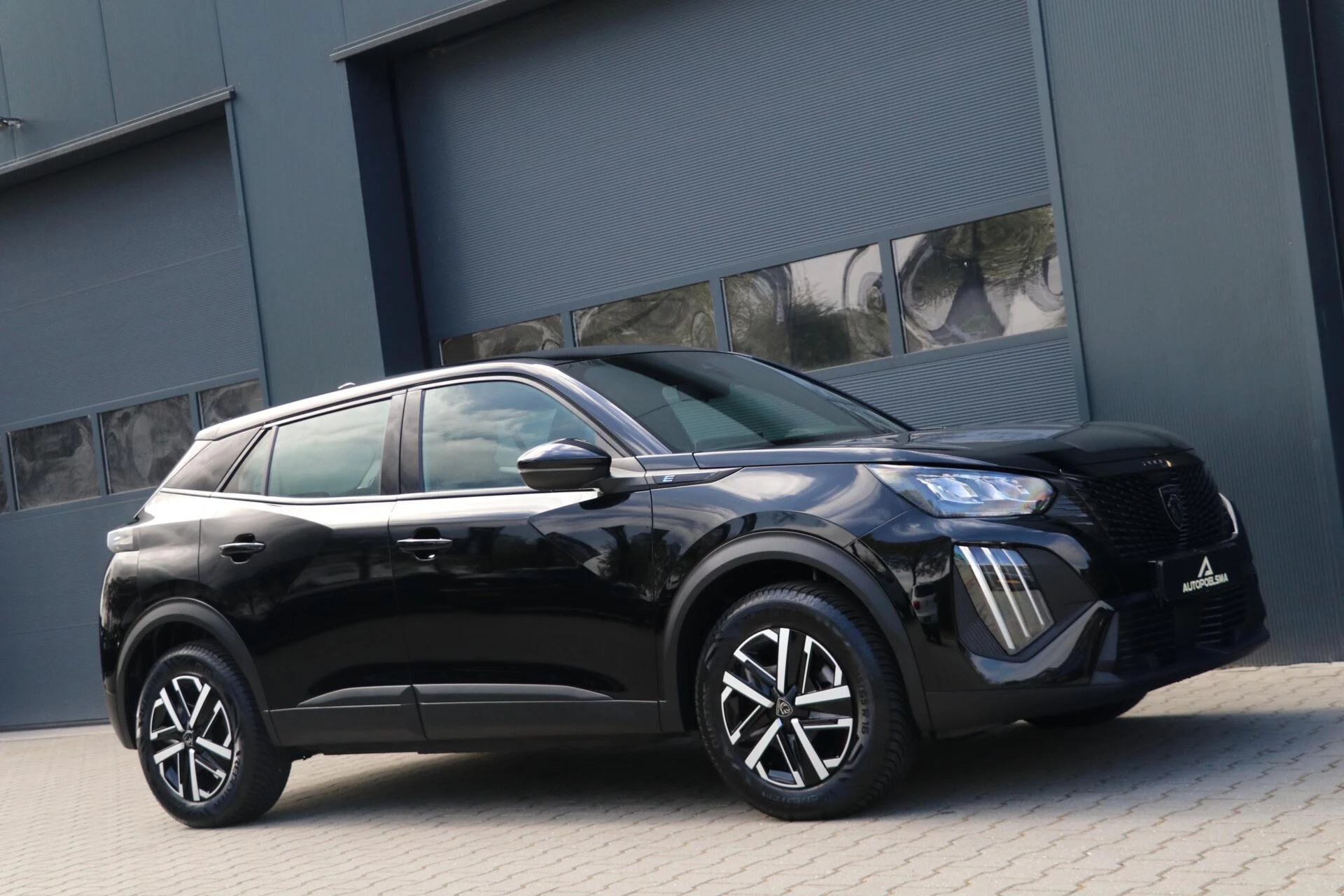 Hoofdafbeelding Peugeot e-2008