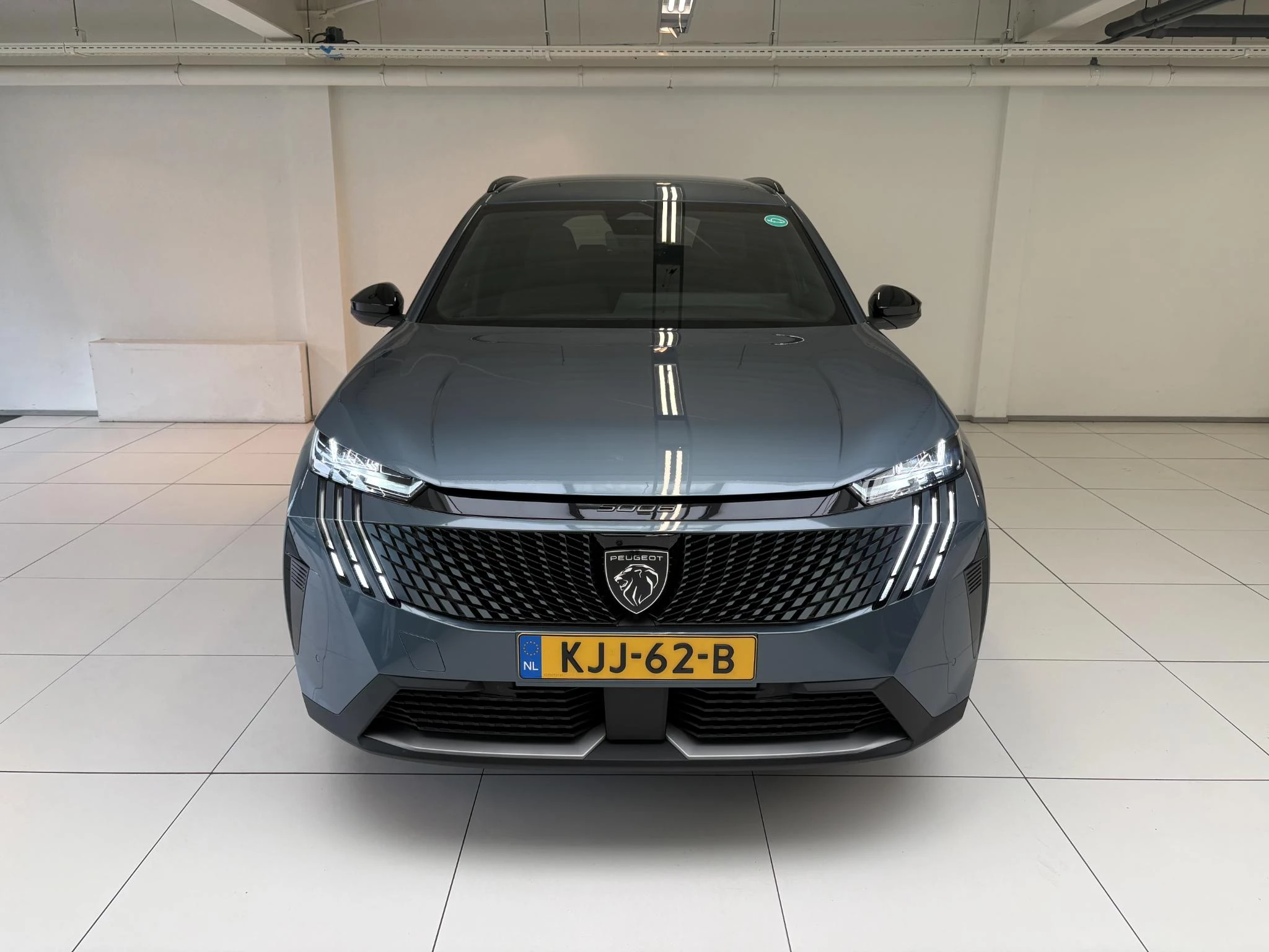 Hoofdafbeelding Peugeot e-5008