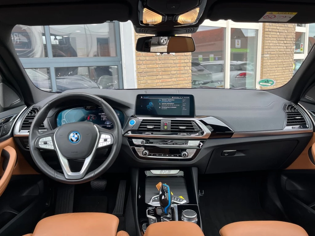 Hoofdafbeelding BMW iX3