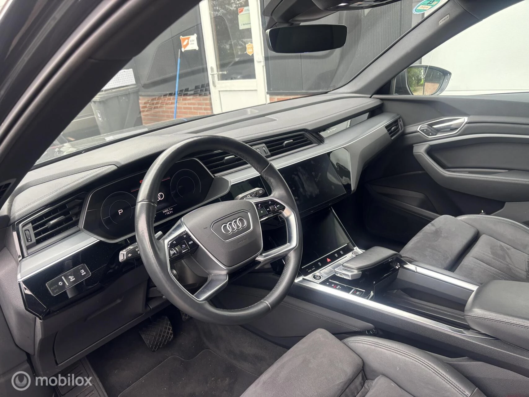 Hoofdafbeelding Audi e-tron
