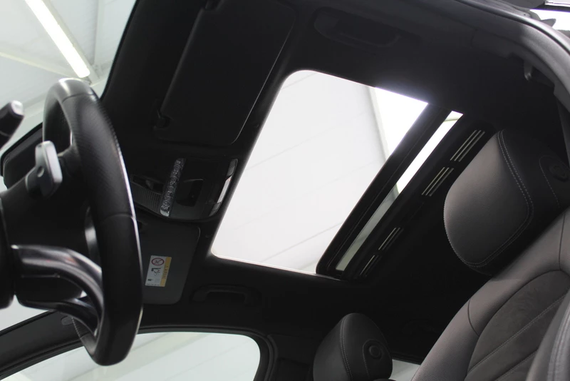 Hoofdafbeelding Mercedes-Benz EQC