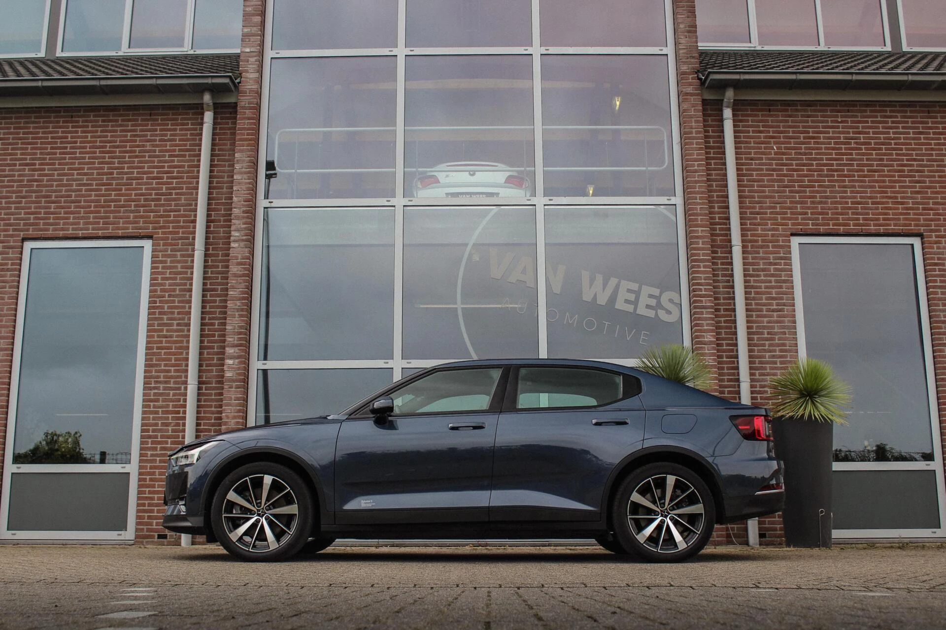 Hoofdafbeelding Polestar 2