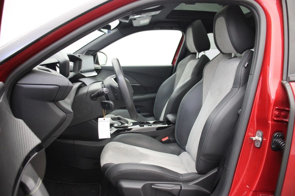 Hoofdafbeelding Peugeot e-2008