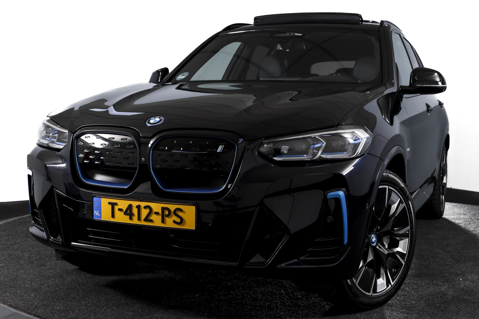 Hoofdafbeelding BMW iX3