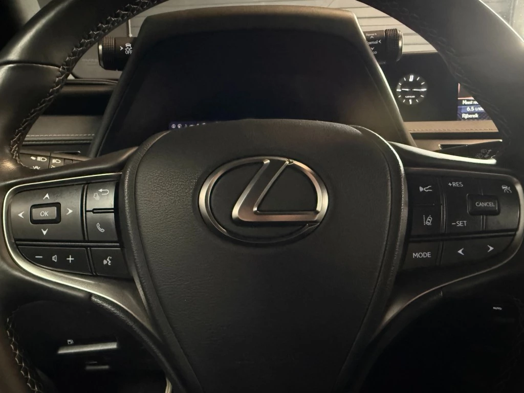 Hoofdafbeelding Lexus UX