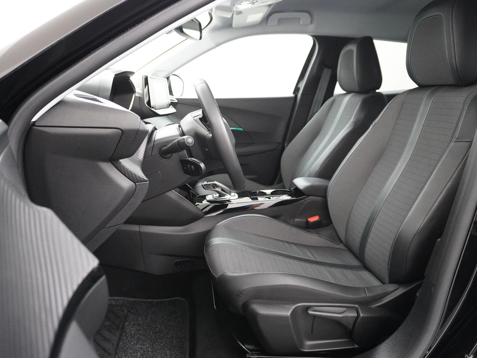 Hoofdafbeelding Peugeot e-2008