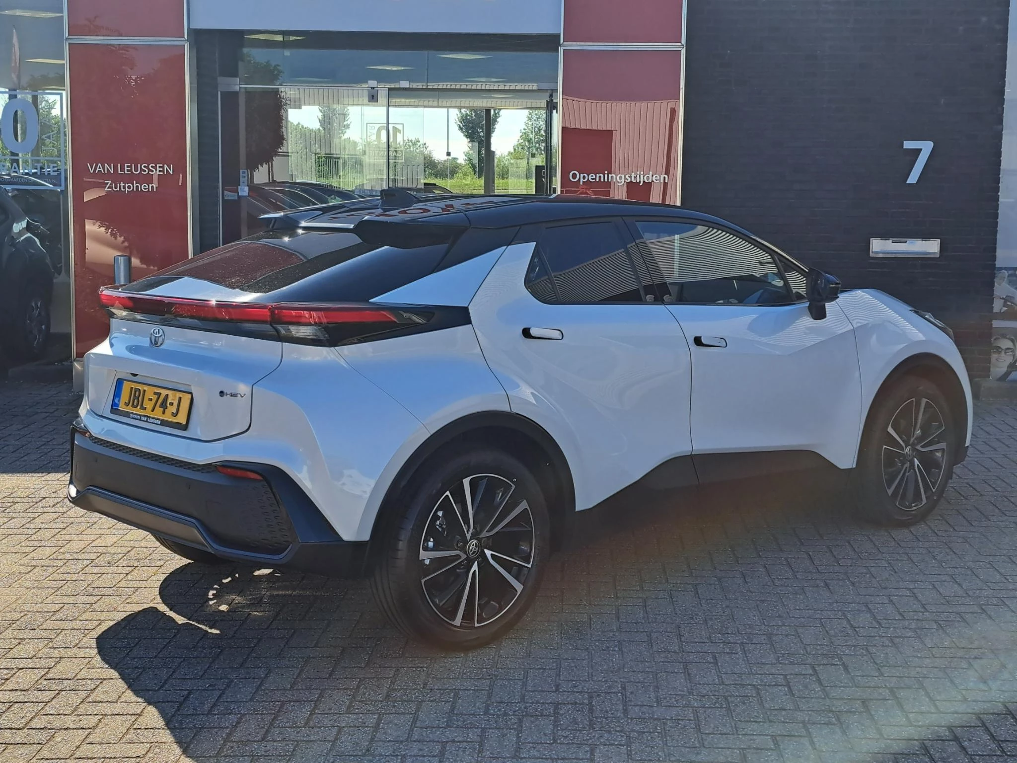Hoofdafbeelding Toyota C-HR
