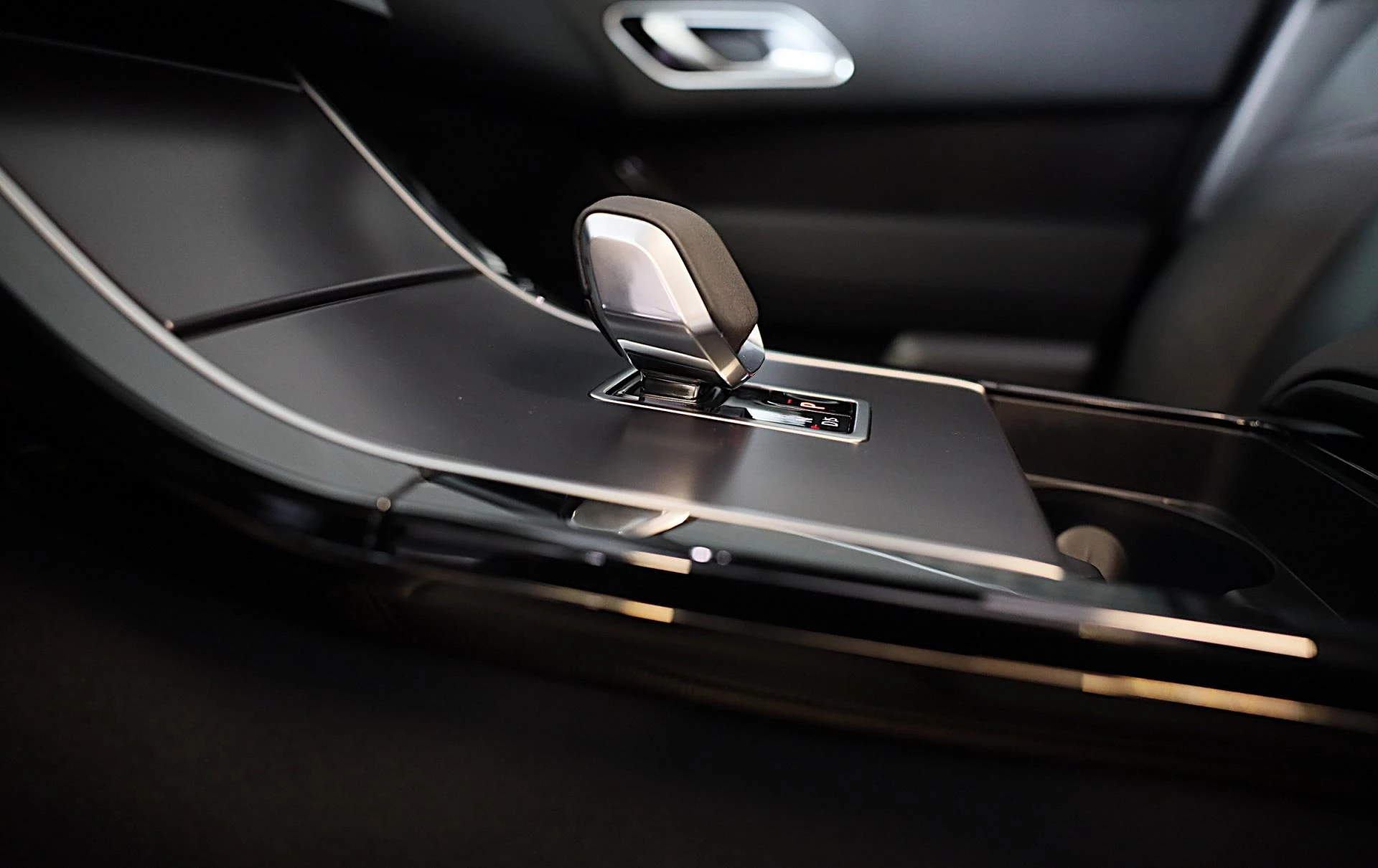 Hoofdafbeelding Land Rover Range Rover Velar