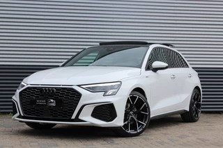 Audi A3 Sportback 35 TFSI S-Line | Panoramadak | Sfeerverlichting | Black optik | Apple carplay | Stoelverwarming | Draadloos la
