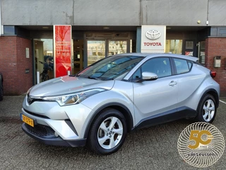Toyota C-HR 1.2 TURBO DYNAMIC TREKHAAK 1300KG-TREKGEW NL-AUTO 1E-EIG 100% DEALERONDERHOUD KEYLESS AD-CRUISE CAMERA CLIMA BLUETOOTH DAB+ 17'' LM-VELGEN