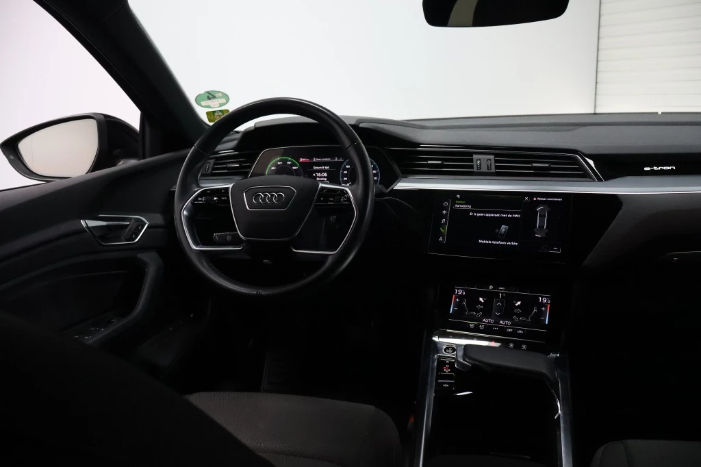 Hoofdafbeelding Audi e-tron