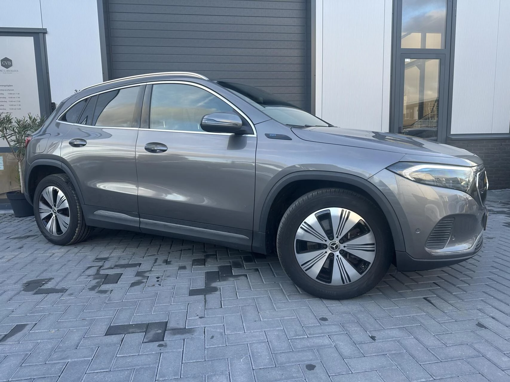 Hoofdafbeelding Mercedes-Benz EQA