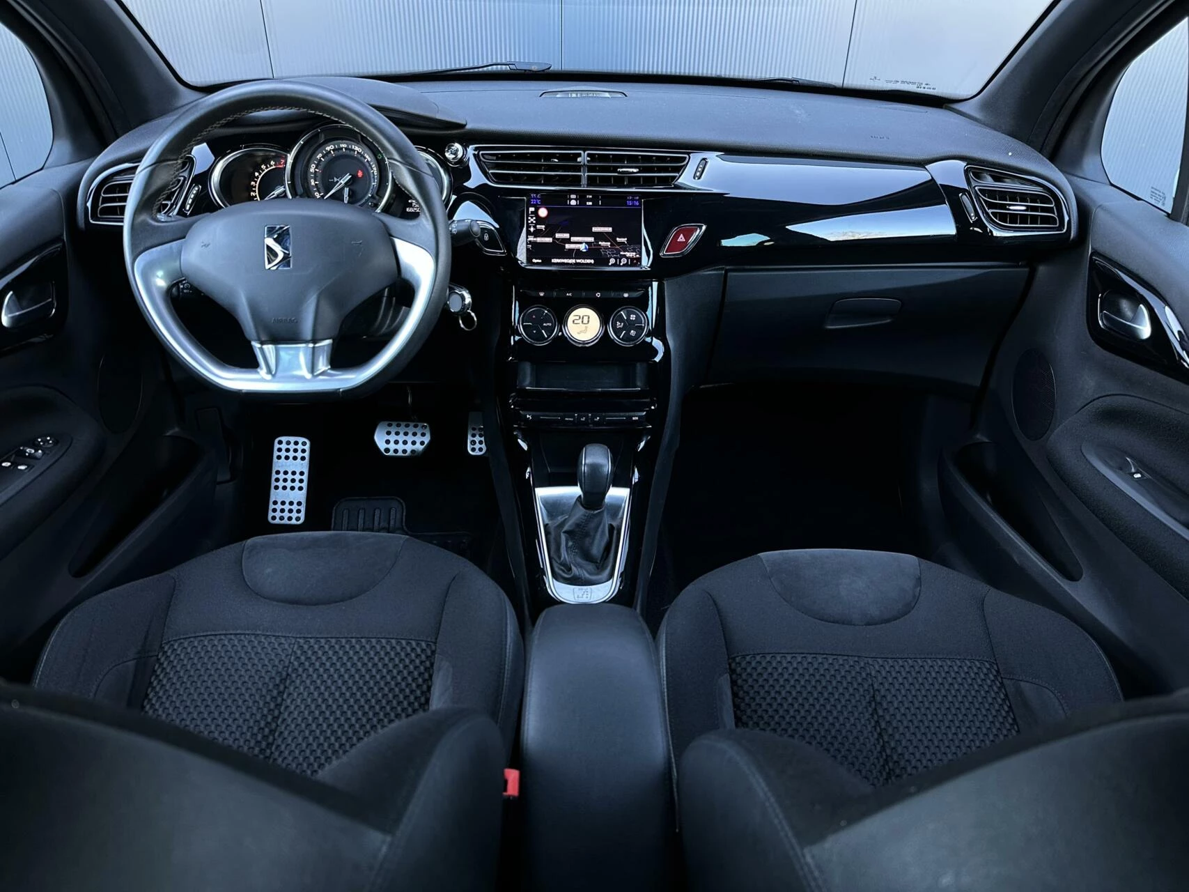 Hoofdafbeelding DS DS 3