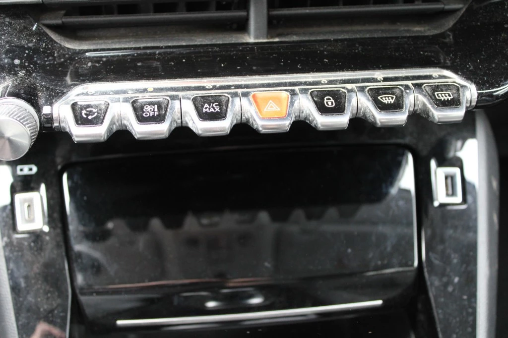 Hoofdafbeelding Peugeot e-208