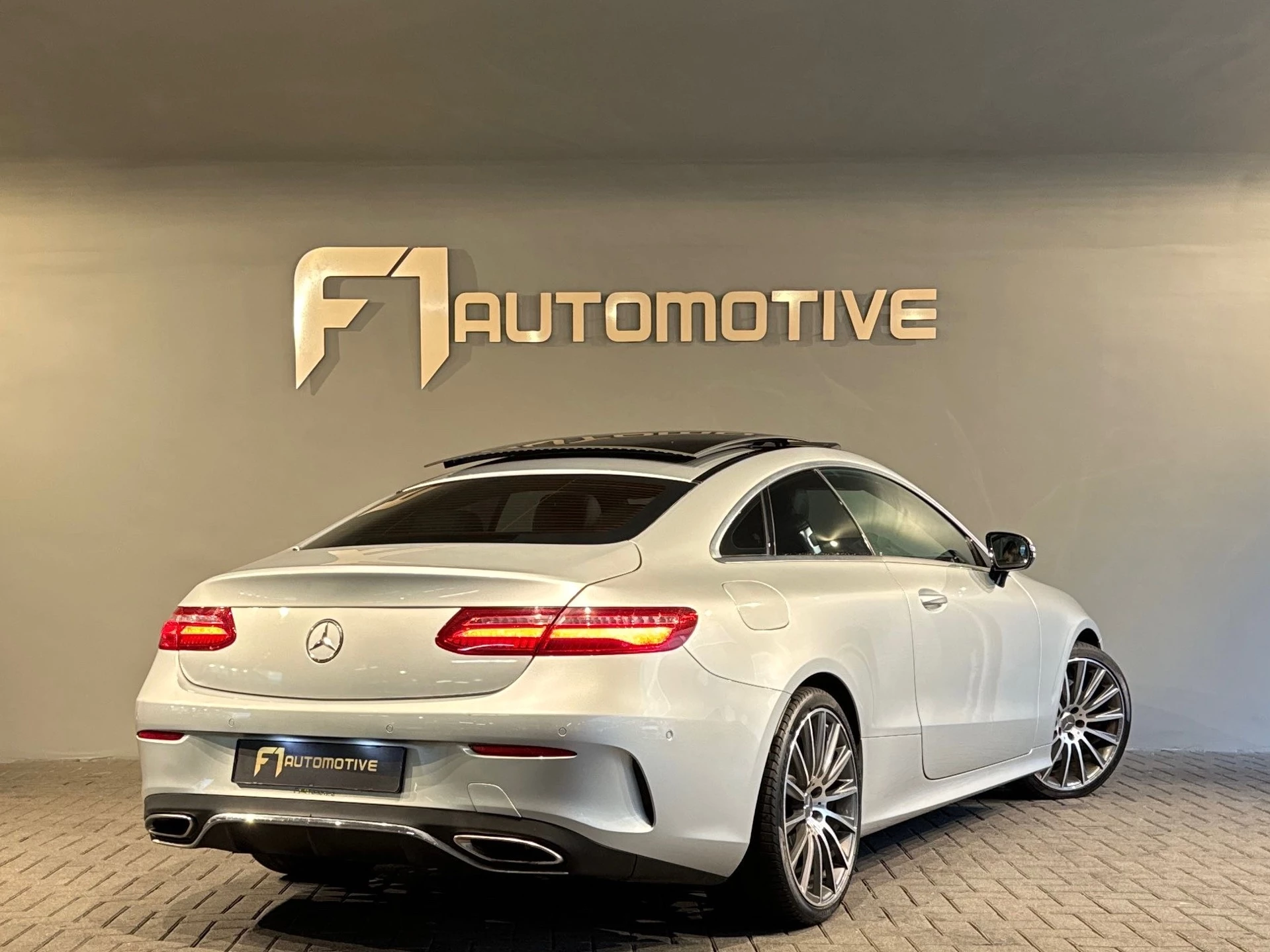 Hoofdafbeelding Mercedes-Benz E-Klasse