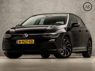 Volkswagen Golf 1.0 TSI Sport (APPLE CARPLAY, GROOT NAVI, MEMORY SEATS, ALCANTARA, CAMERA, SPORTSTOELEN, KEYLESS, LM VELGEN, LED KOPLAMPEN, NIEUWSTAAT)