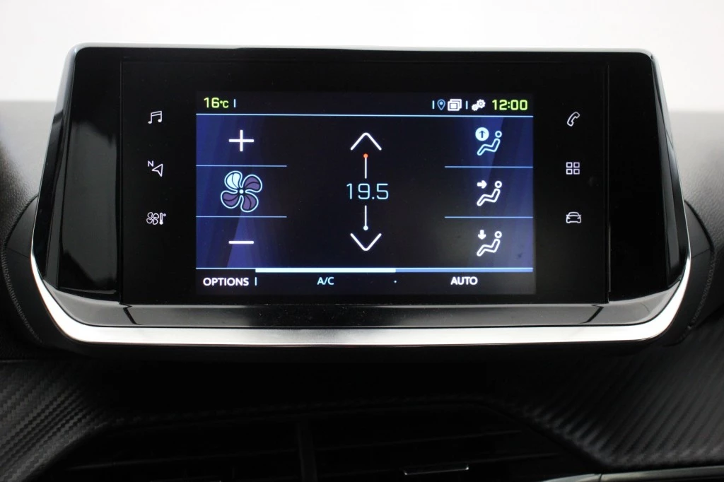 Hoofdafbeelding Peugeot e-2008