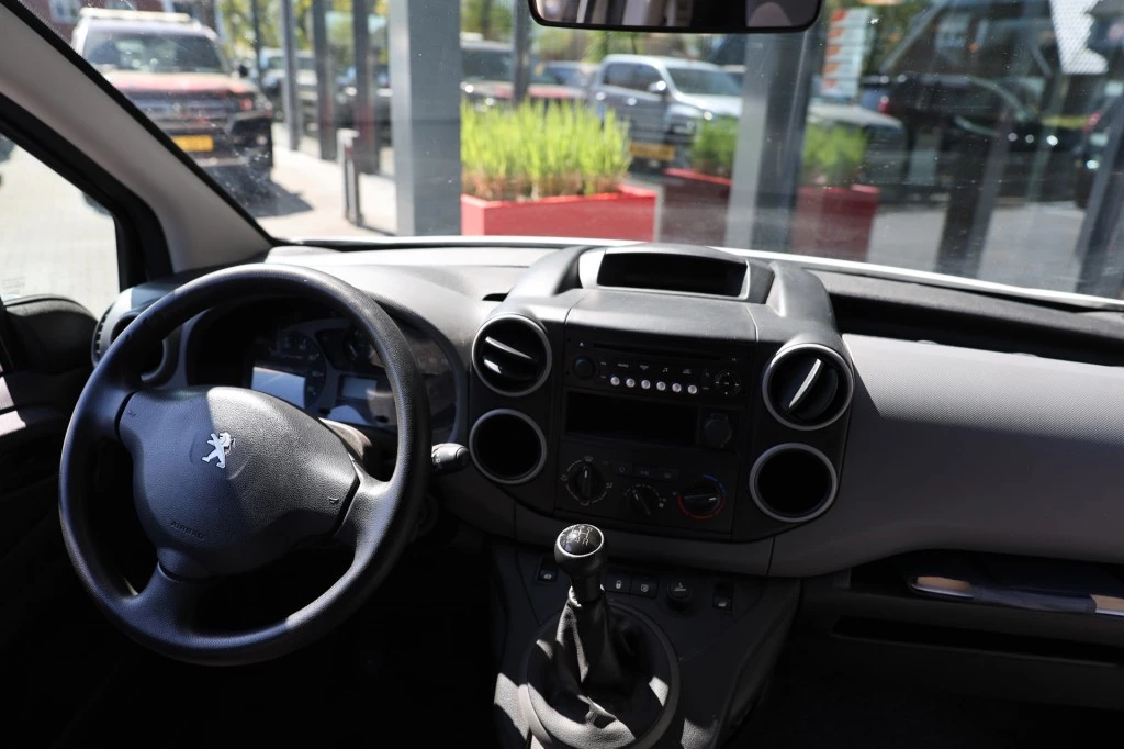 Hoofdafbeelding Peugeot Partner