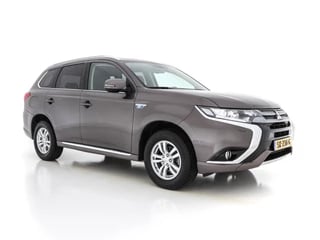 Hoofdafbeelding Mitsubishi Outlander Mitsubishi Outlander 2.0 PHEV Pure AWD (INCL-BTW)  *MICRO-LEDER | NAVI-FULLMAP | KEYLESS | DAB | CAMERA | ECC | PDC | CRUISE | APP.CONNECT*