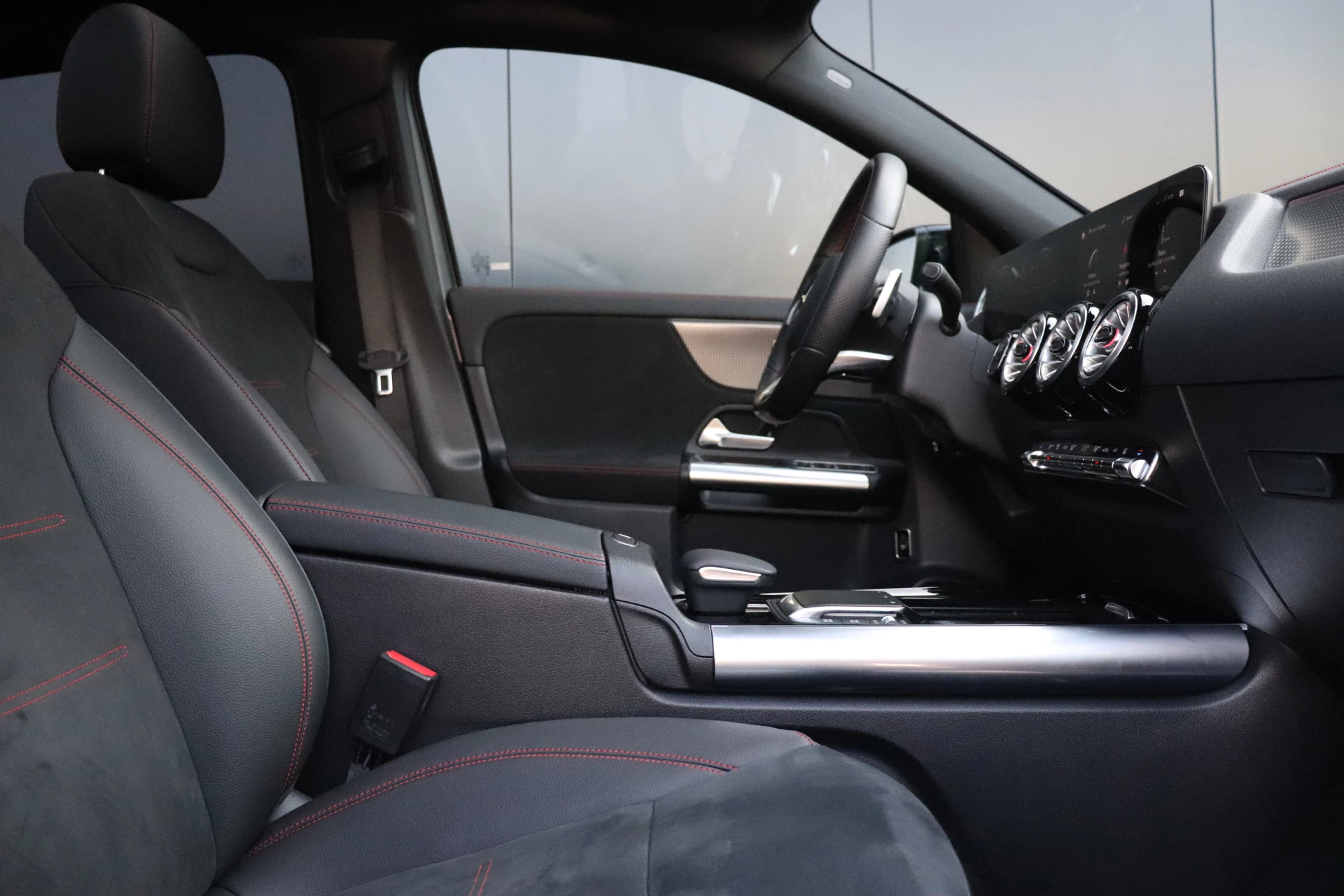 Hoofdafbeelding Mercedes-Benz EQA