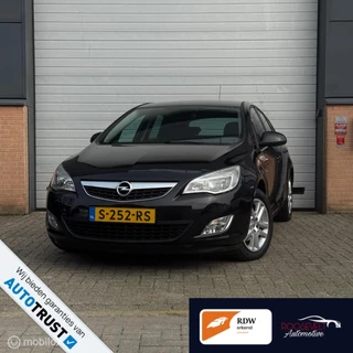 Opel Astra J 1.6 Edition / AUTOMAAT / PDC / LAGE KM / OND