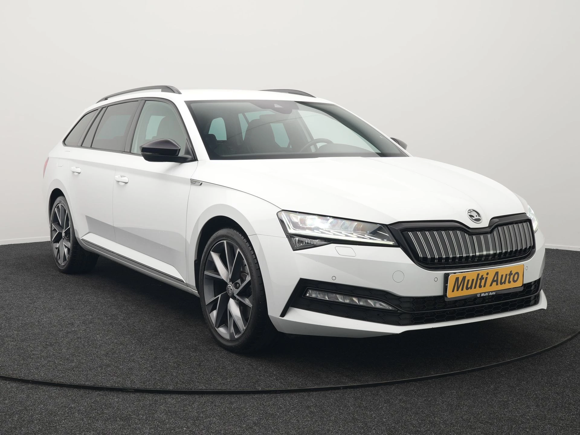 Hoofdafbeelding Škoda Superb