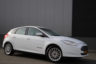 Ford Focus Titanium 100% Electric 23kw/ Leder/Camera/LED/Cruise/17"