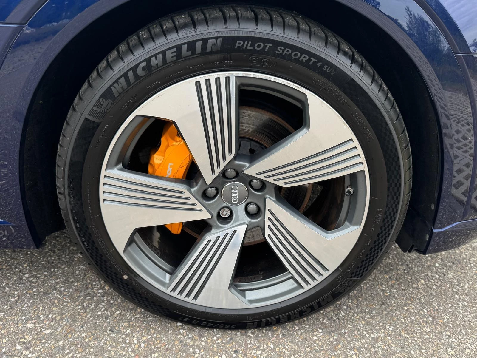 Hoofdafbeelding Audi e-tron
