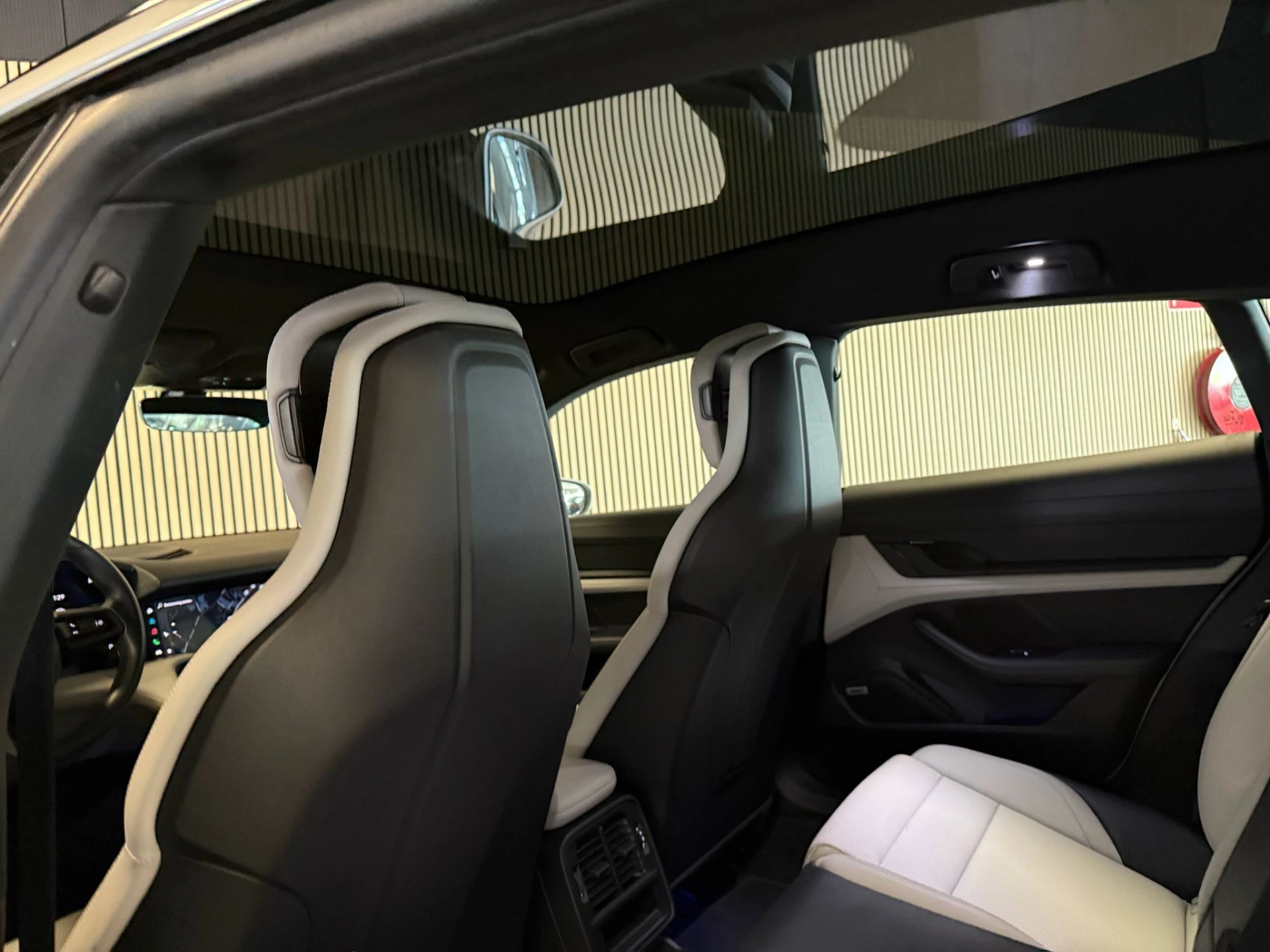 Hoofdafbeelding Porsche Taycan
