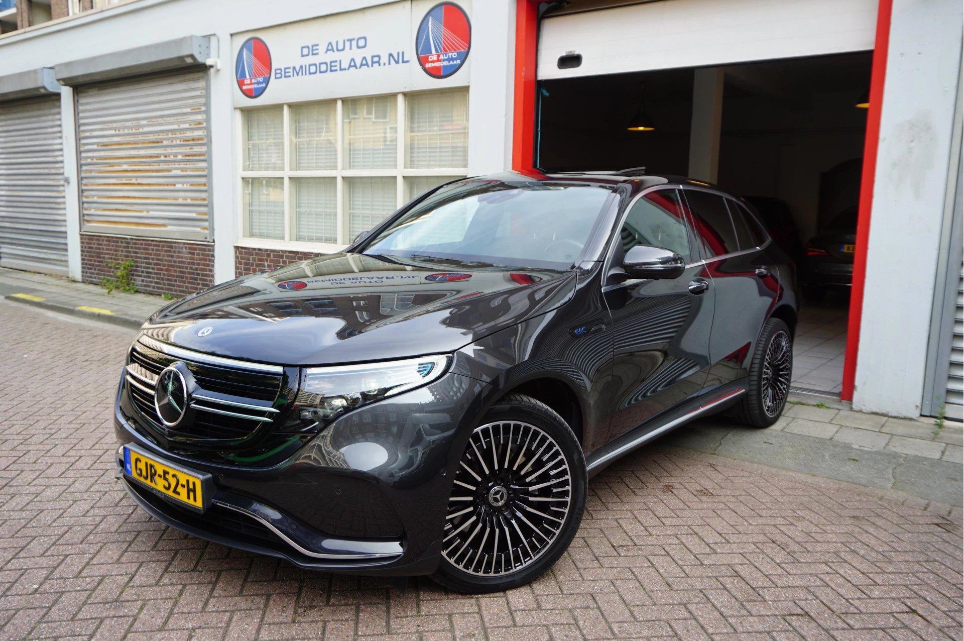 Hoofdafbeelding Mercedes-Benz EQC