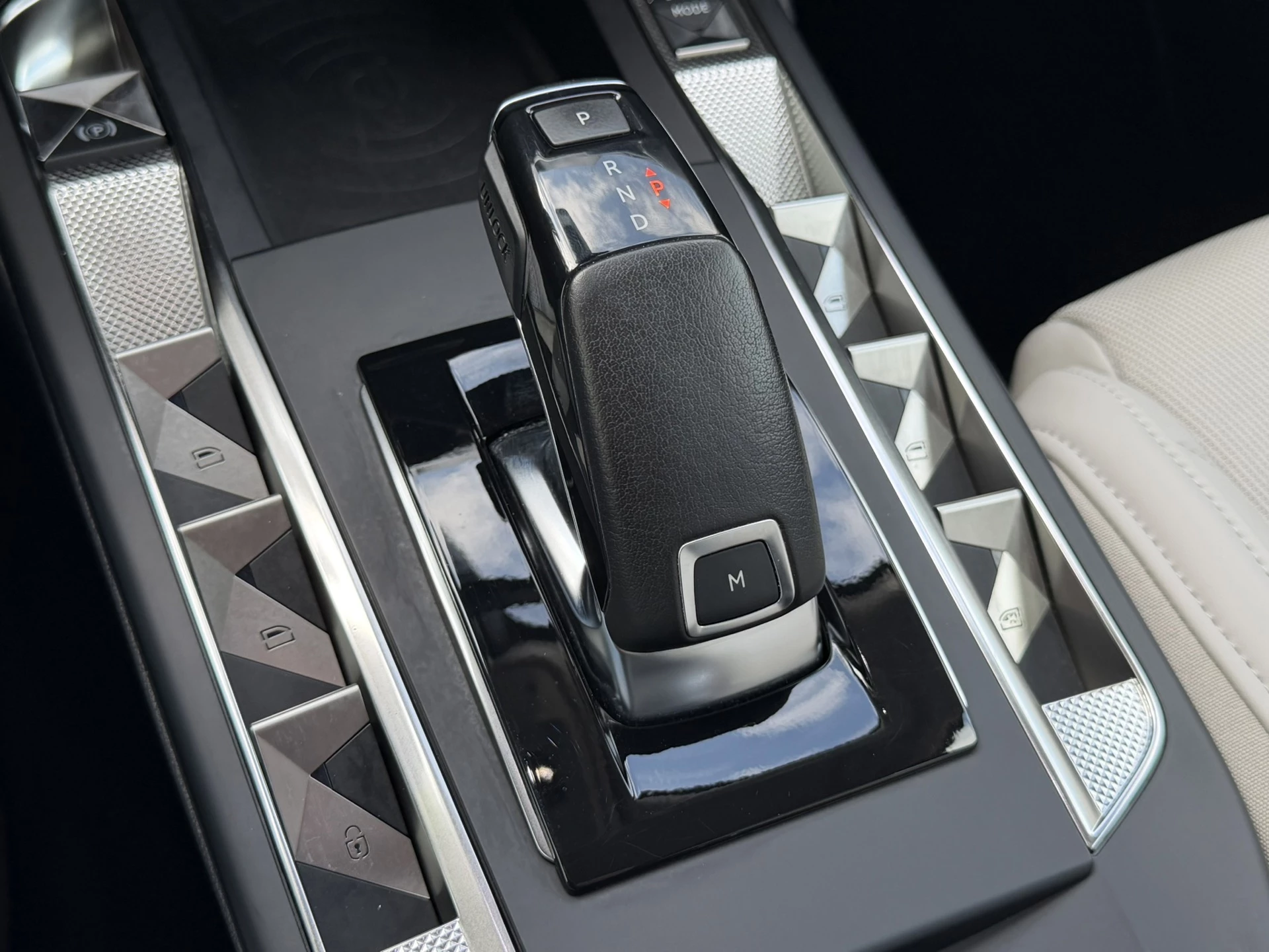 Hoofdafbeelding DS DS 3