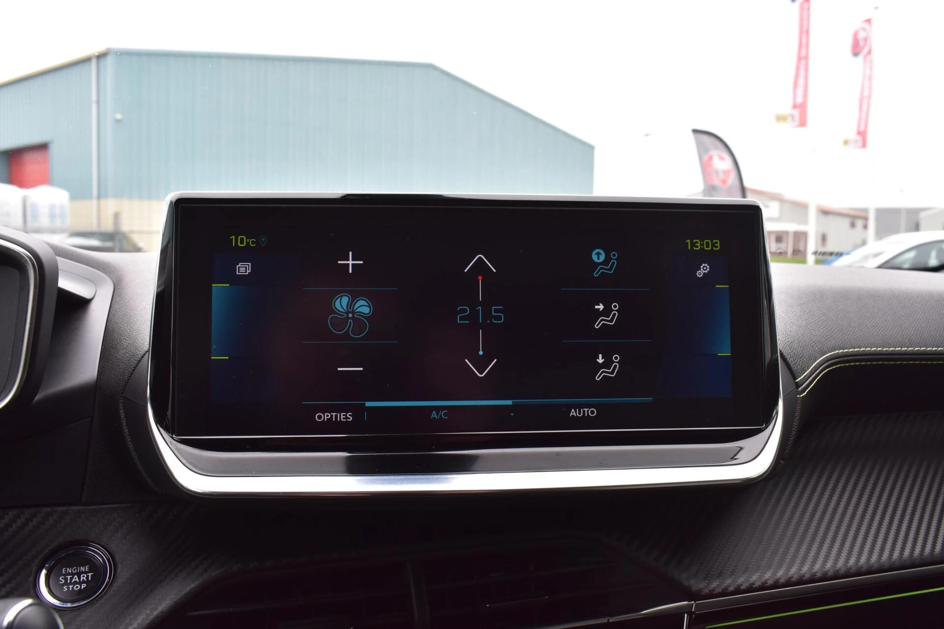 Hoofdafbeelding Peugeot e-2008